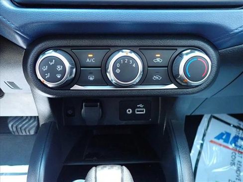 Used 2025 Nissan Versa SV FWD image 16