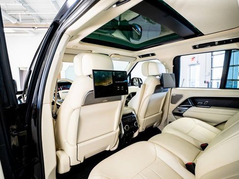Used 2024 Land Rover Range Rover Autobiography image 54