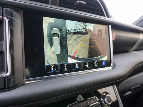 Used 2024 GMC Yukon XL Denali image 28