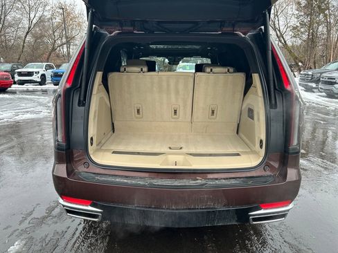 Used 2023 Cadillac Escalade Premium Luxury w/ Performance Package image 16