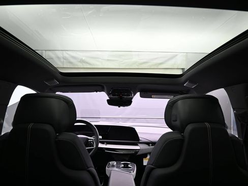 New 2027 Cadillac Optiq Premium Sport w/ LPO, Floor Liner Package AWD/4WD image 29