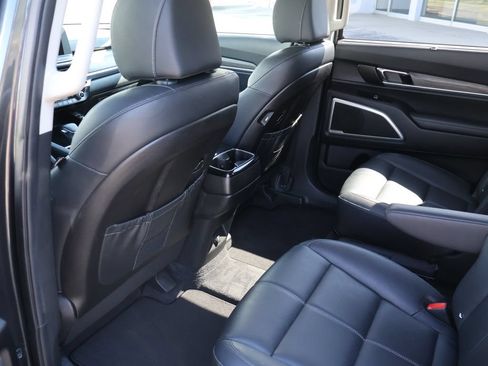 Certified 2022 Kia Telluride EX w/ EX Premium Package AWD/4WD image 13