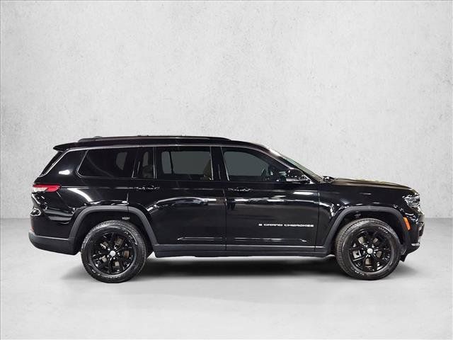Used 2023 Jeep Grand Cherokee L Limited AWD/4WD image 4