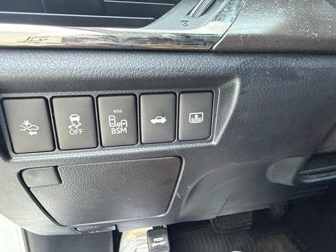 Used 2017 Toyota Avalon Limited w/ All Weather Liner Package FWD image 23