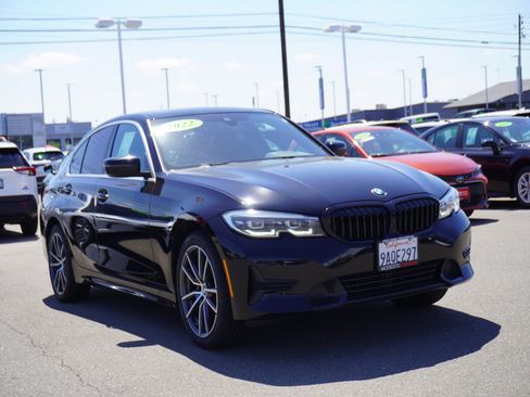 Used 2022 BMW 330i xDrive Sedan w/ Driving Assistance Package AWD/4WD image 1