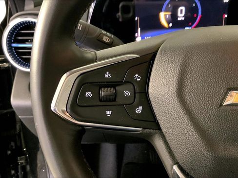 Used 2025 Chevrolet Trax LT w/ LT Convenience Package image 18