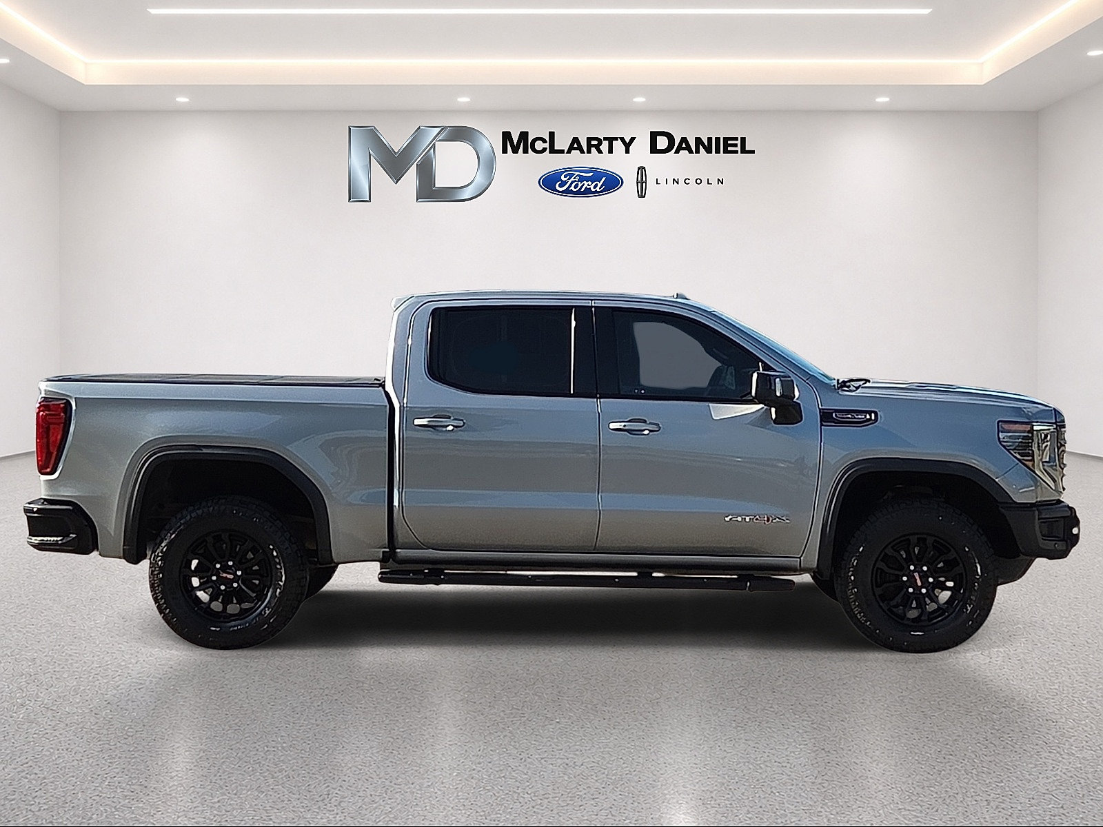 Used 2023 GMC Sierra 1500 AT4X AWD/4WD image 6