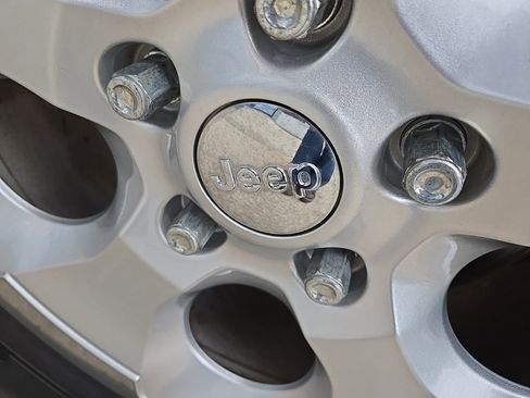 Used 2015 Jeep Wrangler Unlimited Sahara w/ Connectivity Group image 26