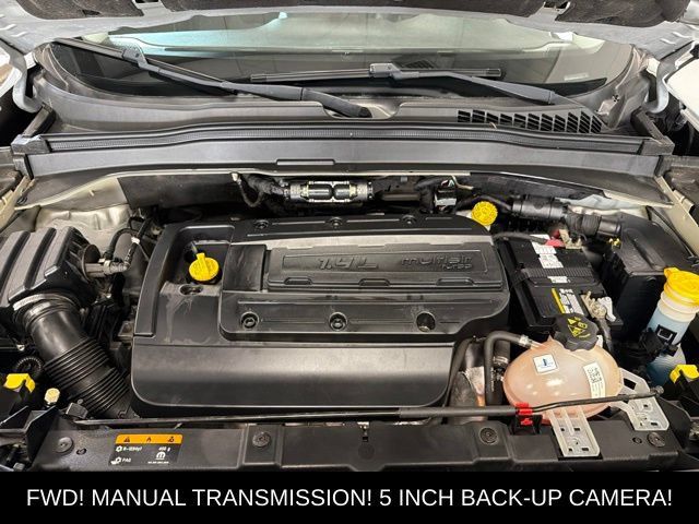 Used 2016 Jeep Renegade Latitude FWD image 24