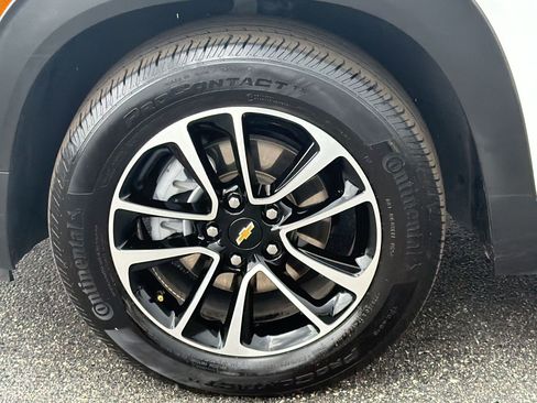 Used 2025 Chevrolet TrailBlazer LT FWD image 13