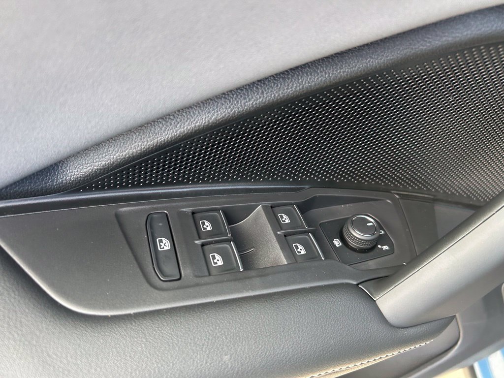 New 2026 Volkswagen Tiguan SE R-Line AWD/4WD image 45