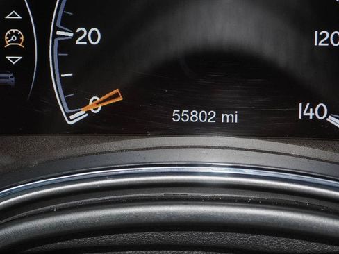 Used 2019 Jeep Grand Cherokee Altitude AWD/4WD image 16
