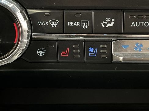 Used 2022 Ford F150 Lariat w/ Equipment Group 502A High image 7