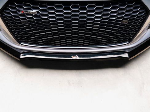 Used 2018 Audi R8 V10 w/ Premium Package image 23