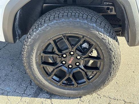 Used 2026 GMC Canyon AT4 image 28