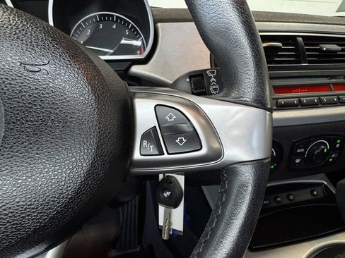 Used 2005 BMW Z4 2.5i RWD image 16