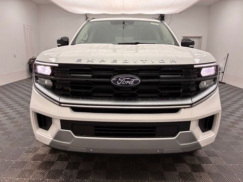 New 2025 Ford Expedition Max Platinum w/ Driver's Package image 17