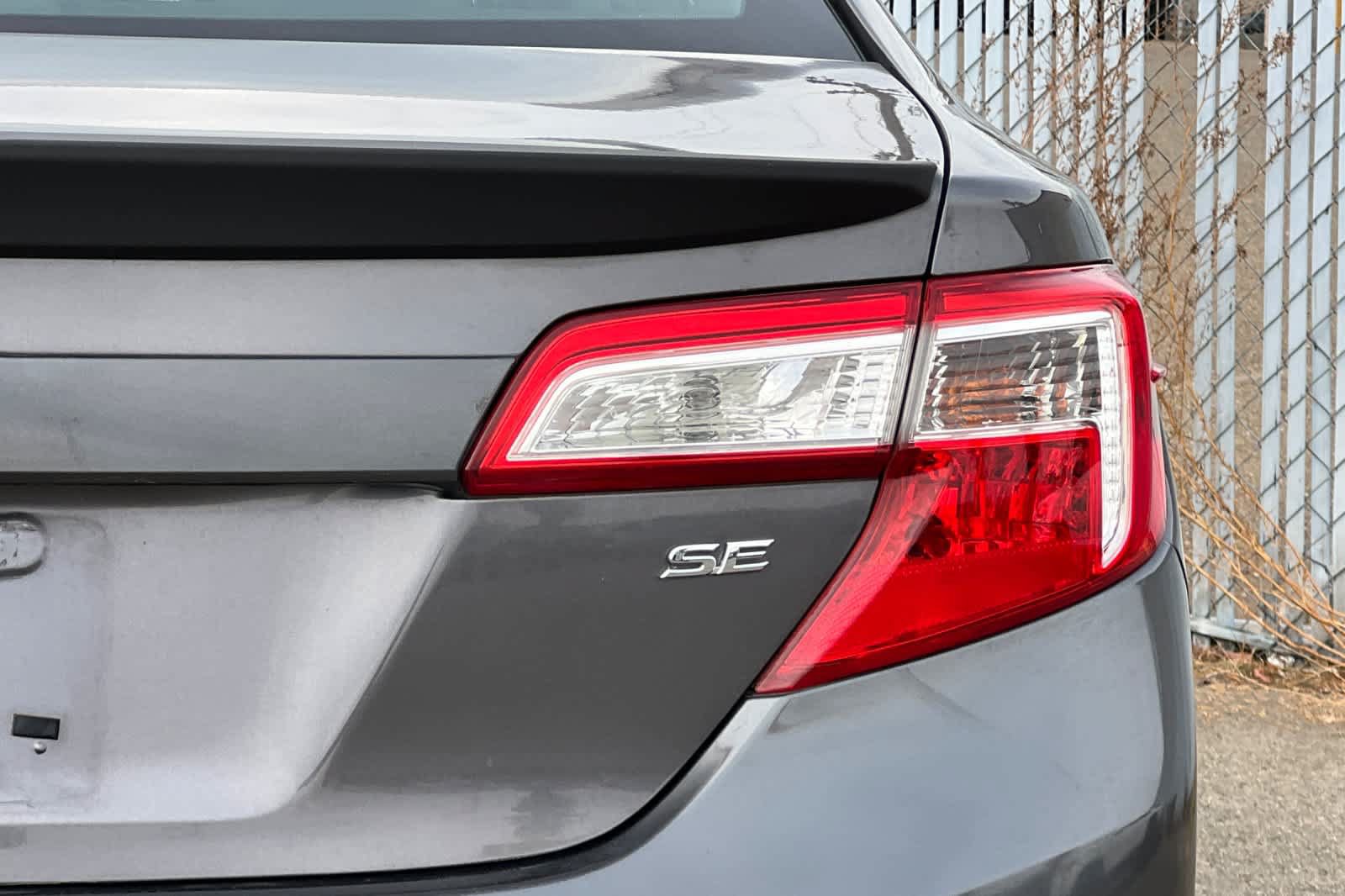Used 2014 Toyota Camry SE FWD image 21