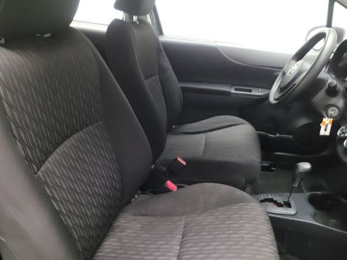 Used 2014 Toyota Yaris L FWD image 21