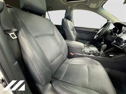 Used 2019 Subaru Outback 2.5i Limited w/ Popular Package #2 image 32