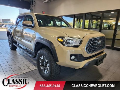 Used 2019 Toyota Tacoma TRD Off-Road AWD/4WD image 1