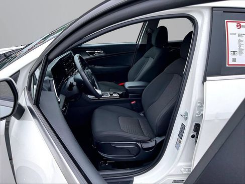 Used 2024 Kia Sportage LX FWD image 26