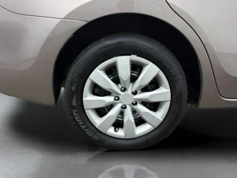 Used 2015 Toyota Corolla LE FWD image 26