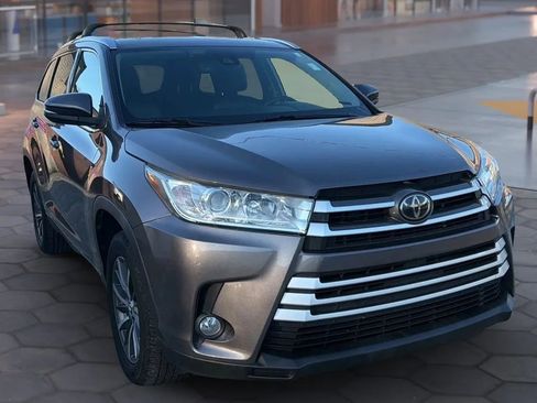 Used 2019 Toyota Highlander XLE image 15