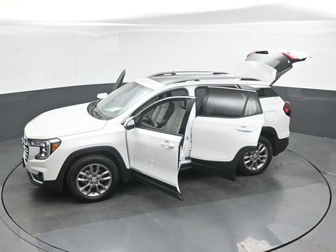 Used 2024 GMC Terrain SLT w/ Infotainment Package II AWD/4WD image 50