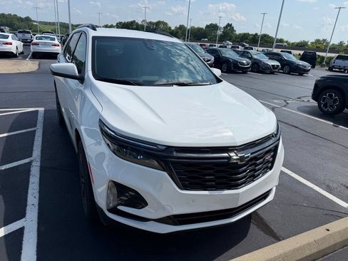Used 2024 Chevrolet Equinox RS FWD image 2