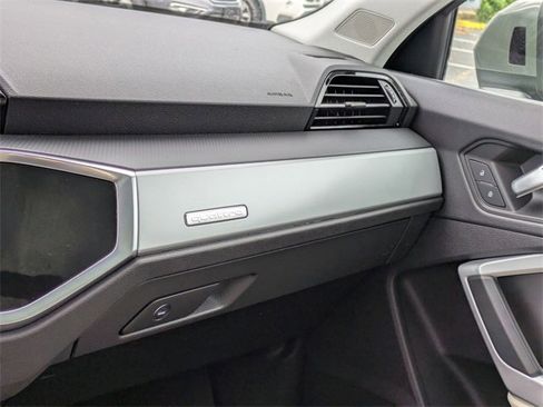 Used 2020 Audi Q3 2.0T Premium w/ Convenience Package image 19