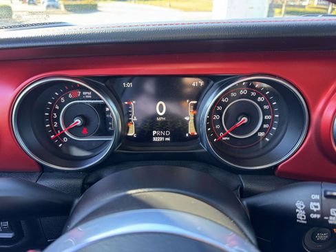 Used 2019 Jeep Wrangler Unlimited Rubicon w/ Dual Top Group image 21