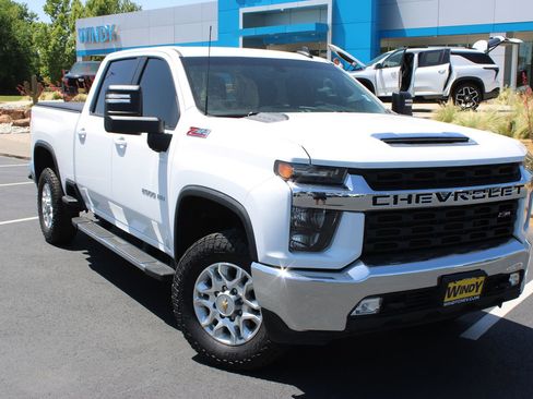 Used 2023 Chevrolet Silverado 2500 LT w/ Convenience Package AWD/4WD image 2