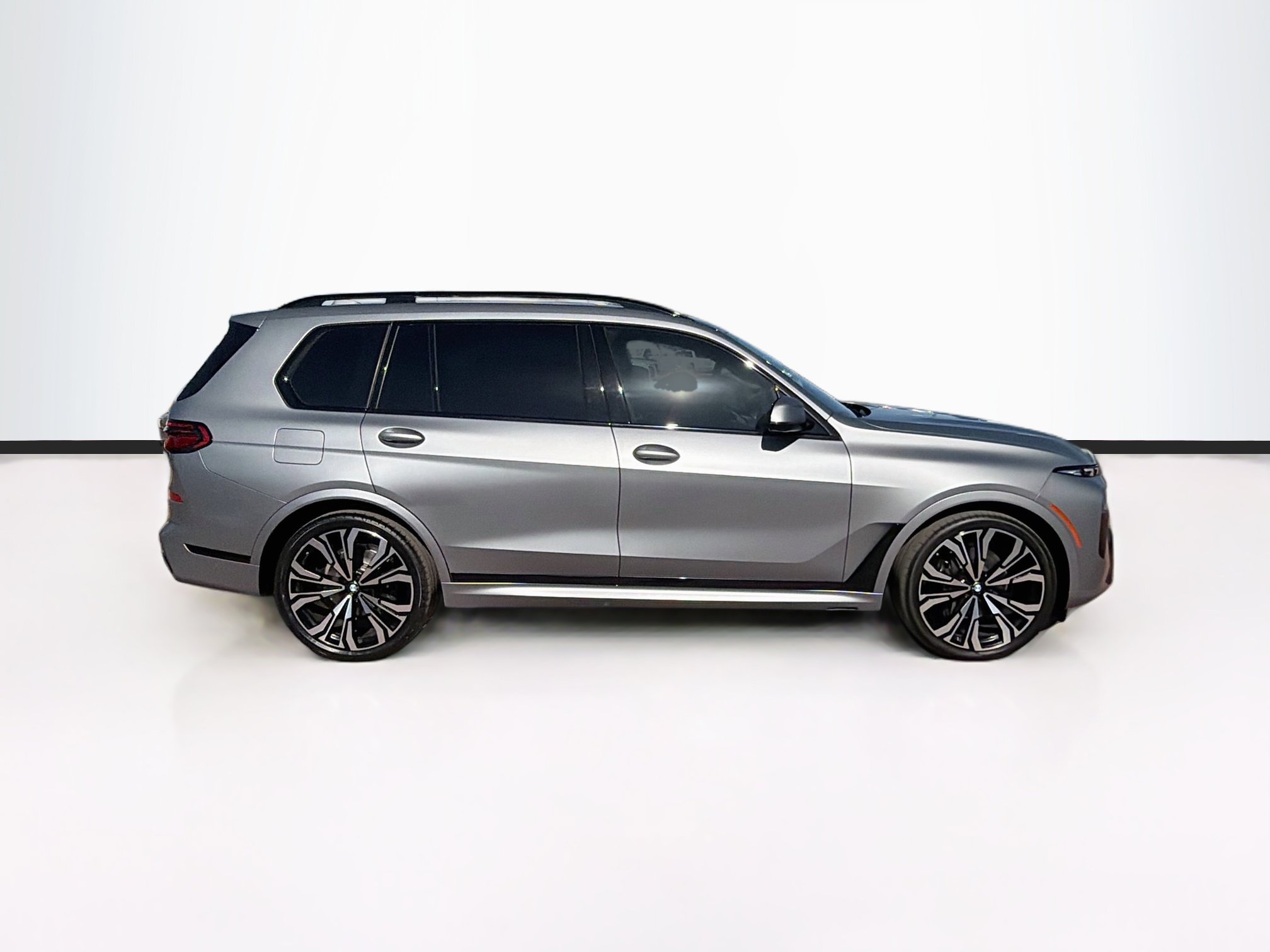 Used 2024 BMW X7 xDrive40i w/ Executive Package AWD/4WD image 4