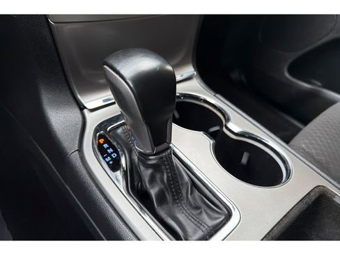 Used 2020 Jeep Grand Cherokee Laredo image 23