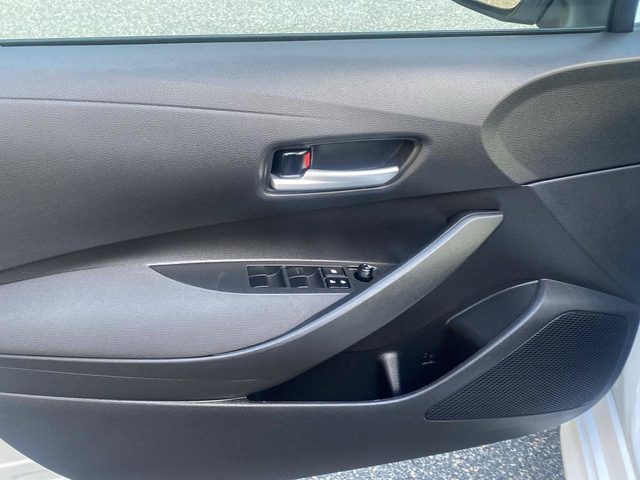 Used 2021 Toyota Corolla LE w/ Carpet Mat Package (TMS) FWD image 22