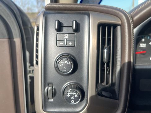 Used 2018 GMC Sierra 1500 Denali w/ Denali Ultimate Package image 12