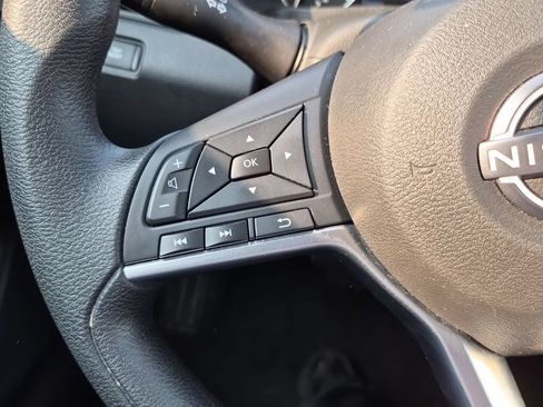 Used 2025 Nissan Altima 2.5 SV FWD image 18