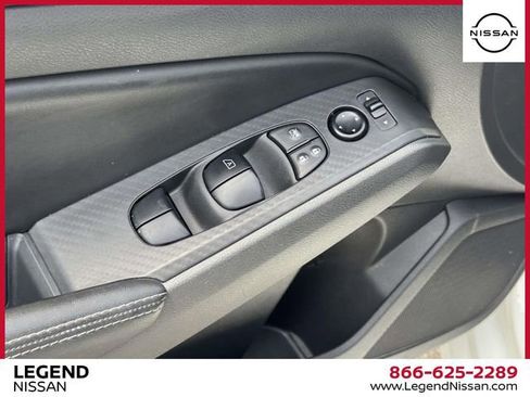 Used 2024 Nissan Altima 2.5 SV w/ SV Premium Package AWD/4WD image 15