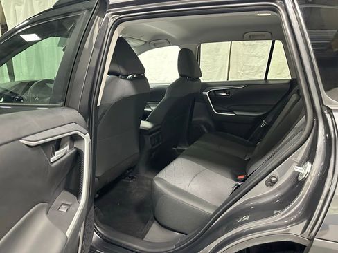 Used 2025 Toyota RAV4 XLE image 42