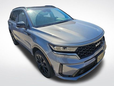 Used 2023 Kia Sorento SX image 2
