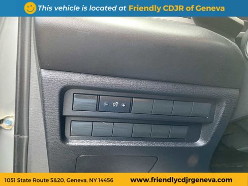 Used 2023 Mitsubishi Outlander ES image 23