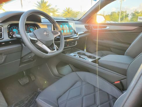 New 2026 Volkswagen Atlas Cross Sport SE image 7