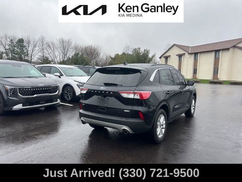 Used 2020 Ford Escape SE image 5