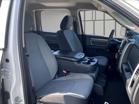 Used 2022 RAM 1500 Classic SLT AWD/4WD image 28