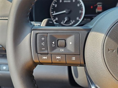 New 2025 Nissan Pathfinder SV image 36