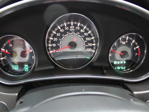 Used 2013 Chrysler 200 Touring image 18