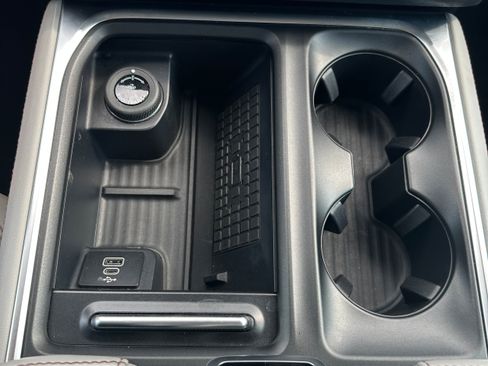 Used 2025 Ford Expedition Active AWD/4WD image 19