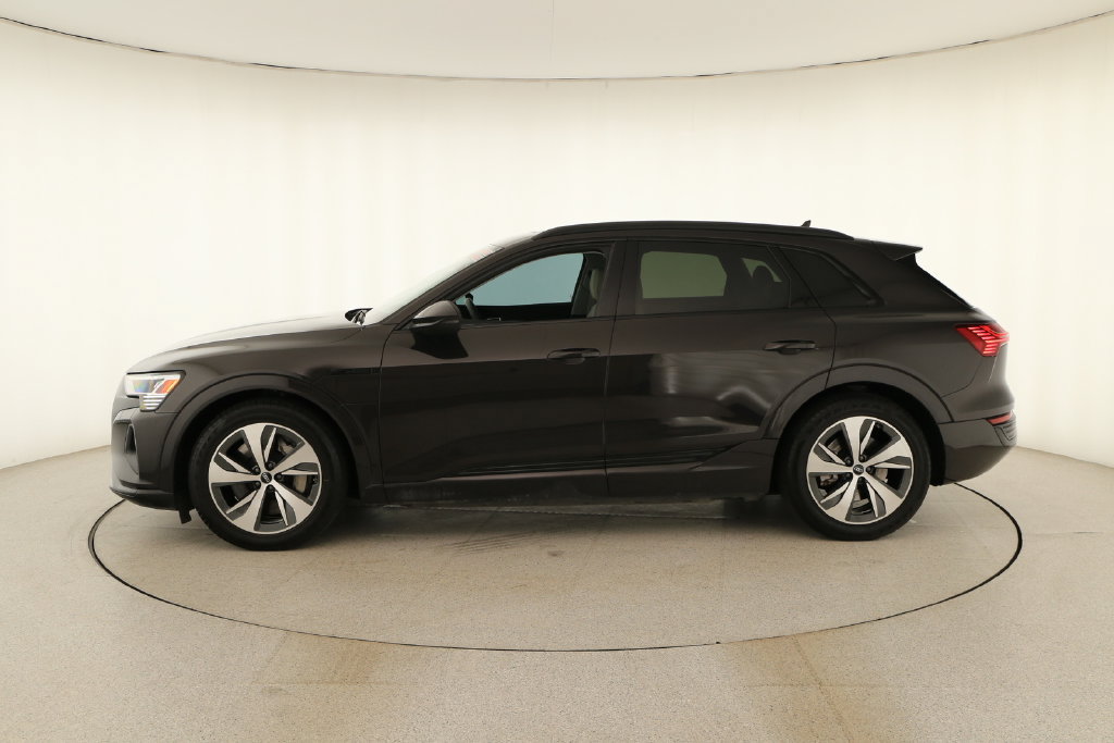 Certified 2024 Audi Q8 e-tron Premium AWD/4WD image 2