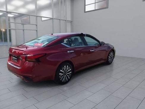 Certified 2023 Nissan Altima 2.5 SV w/ SV Premium Package FWD image 8